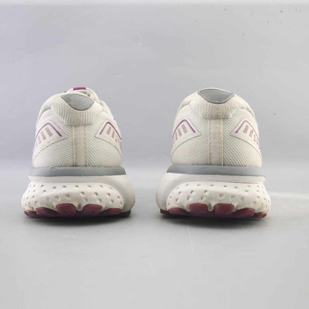 GHOST 12