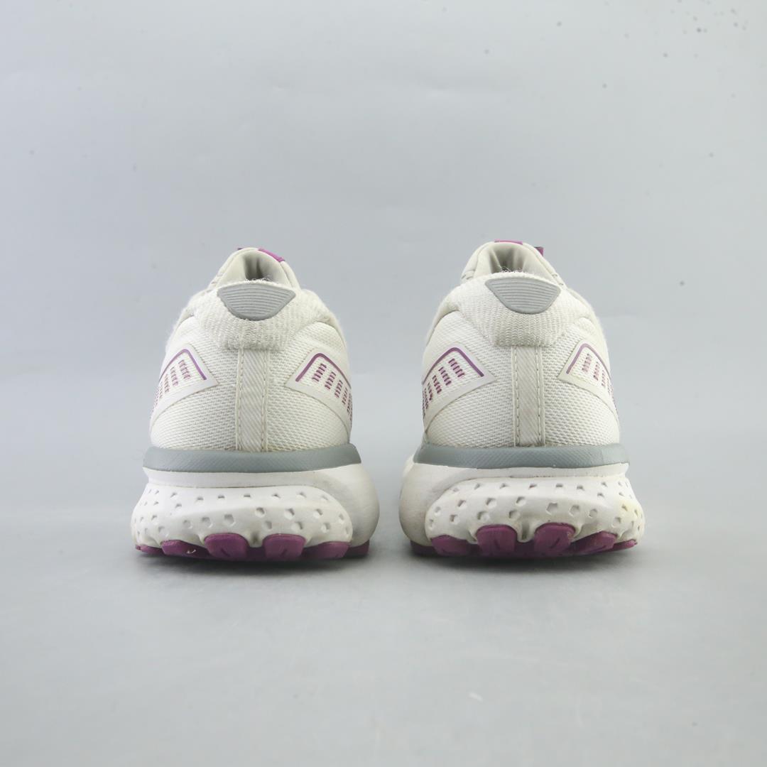 GHOST 12