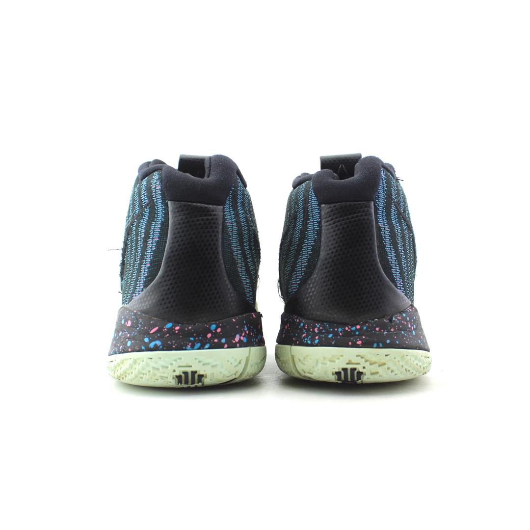 KYRIE 4