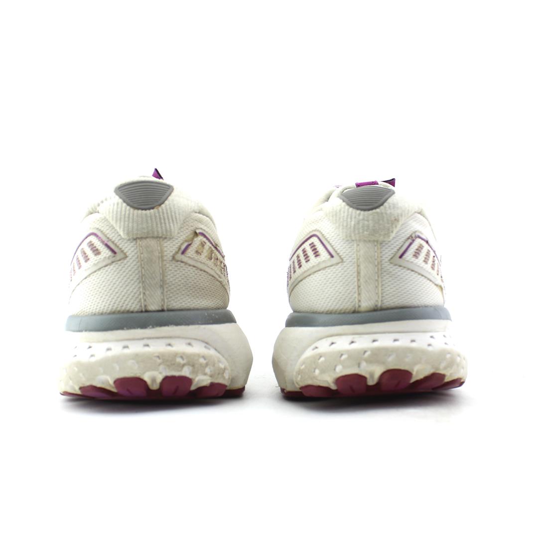 GHOST 12