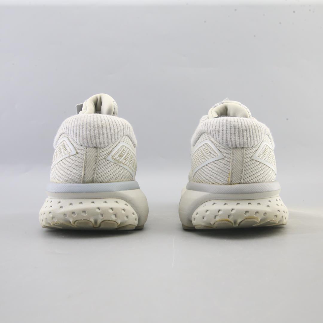 GHOST 12