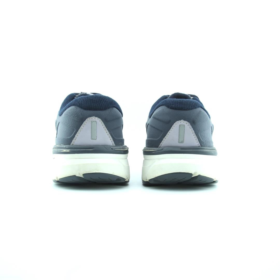 DYAD 11