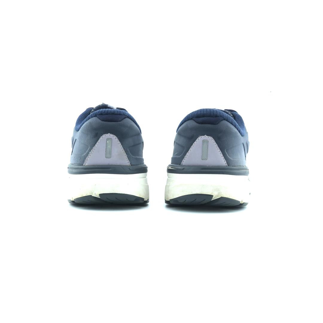 DYAD 11