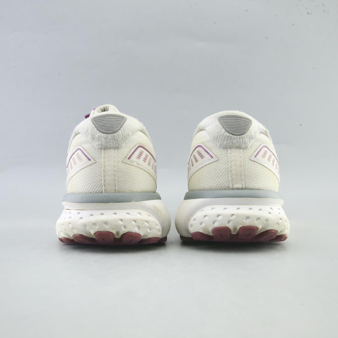 GHOST 12