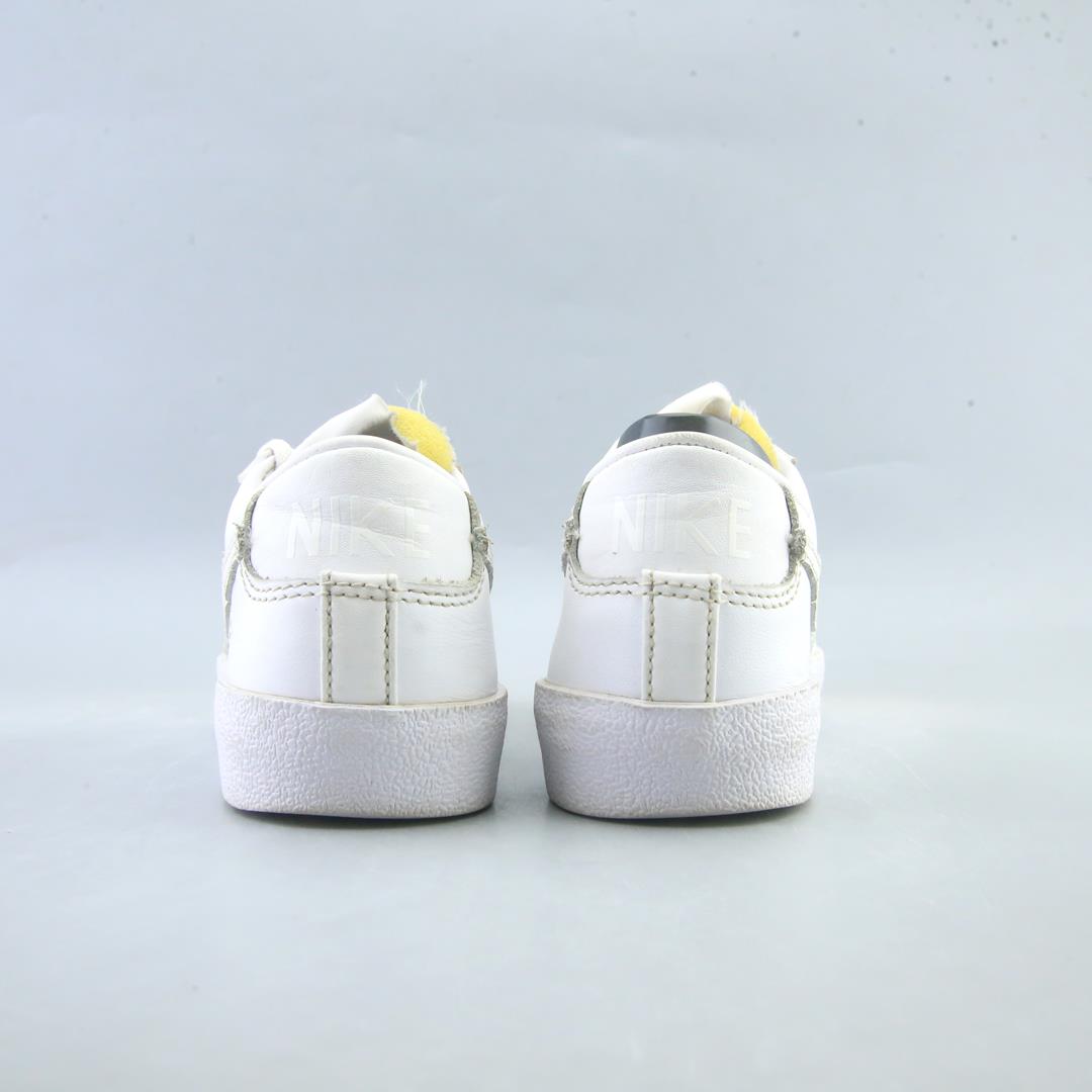 BLAZER LOW 77
