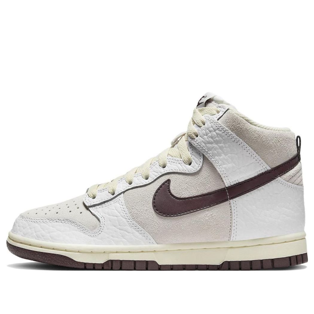 (WMNS) Nike Dunk High 'Light Orewood Brown' FB8482-100 Iconic Trainers