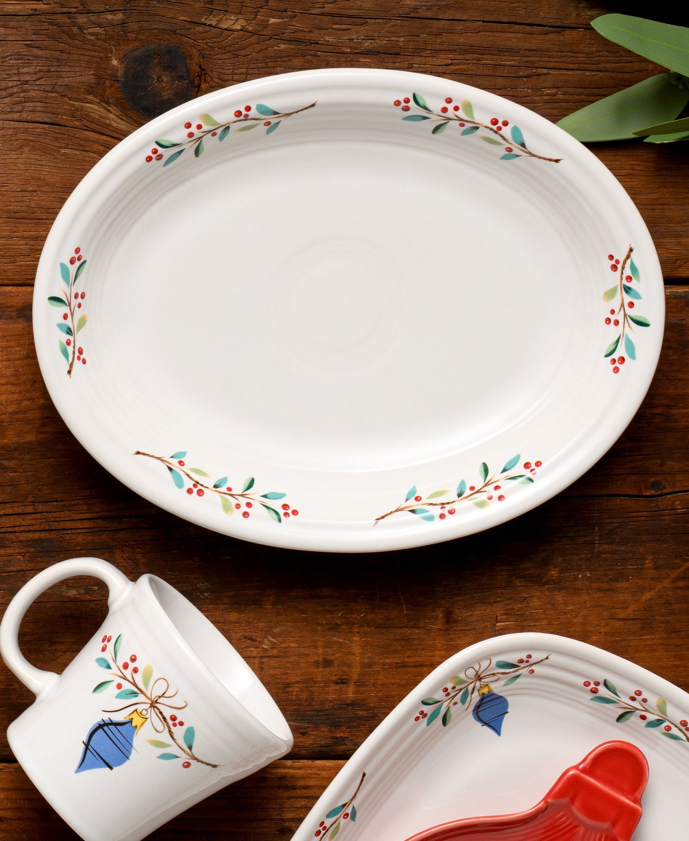 Retired Holly Berry Christmas 11 5/8 Inch Medium Oval Serving Platter