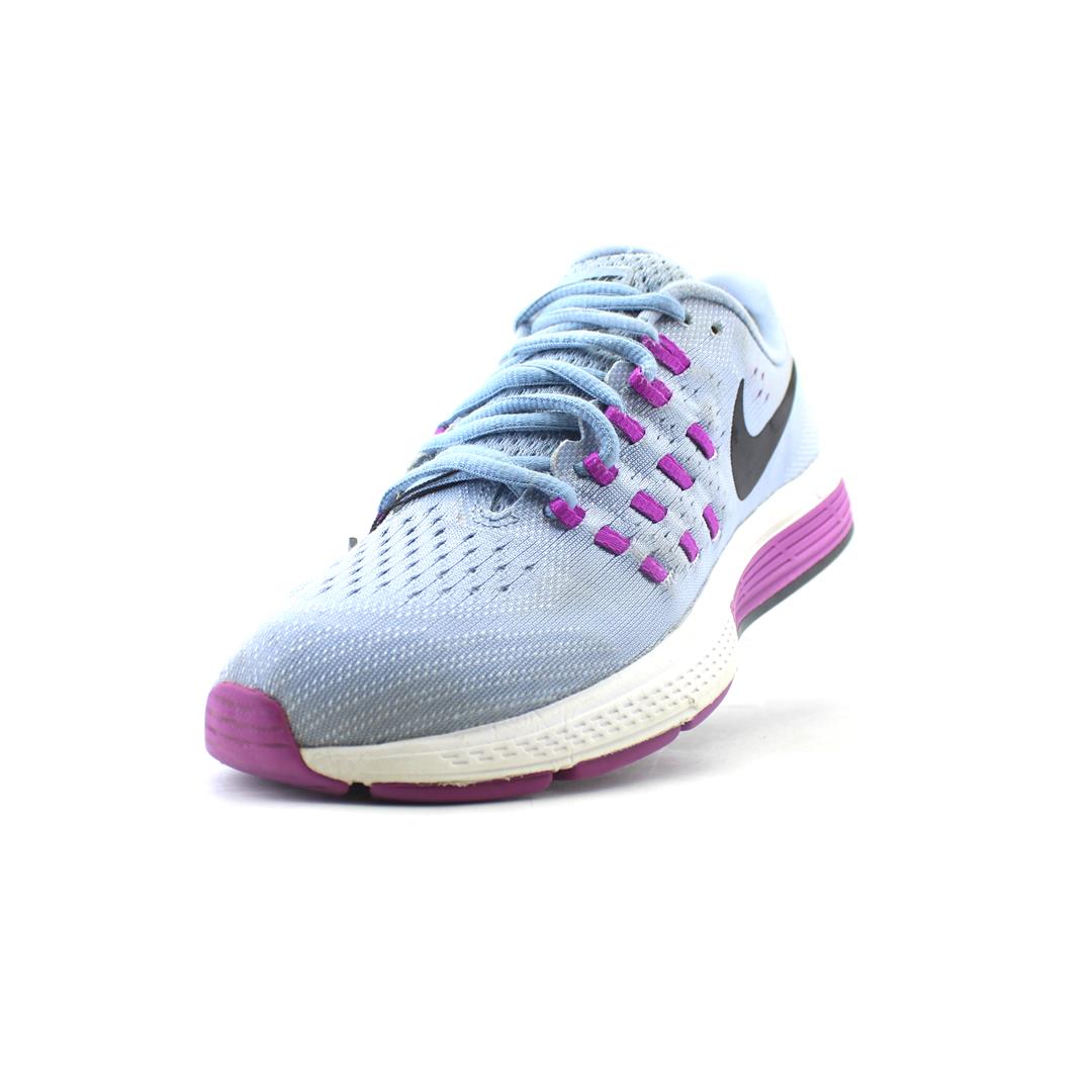 AIR ZOOM VOMERO 11