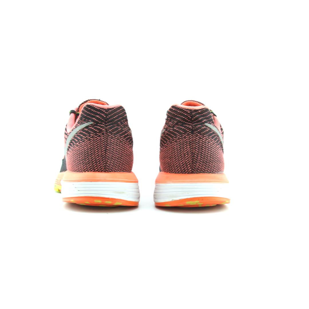 AIR ZOOM VOMERO 10