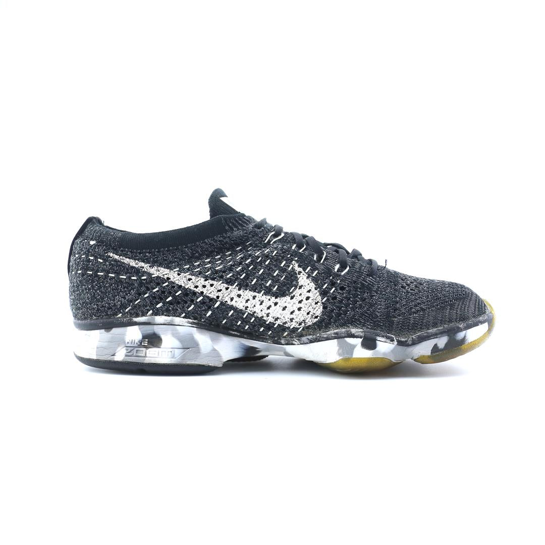 FLYKNIT ZOOM