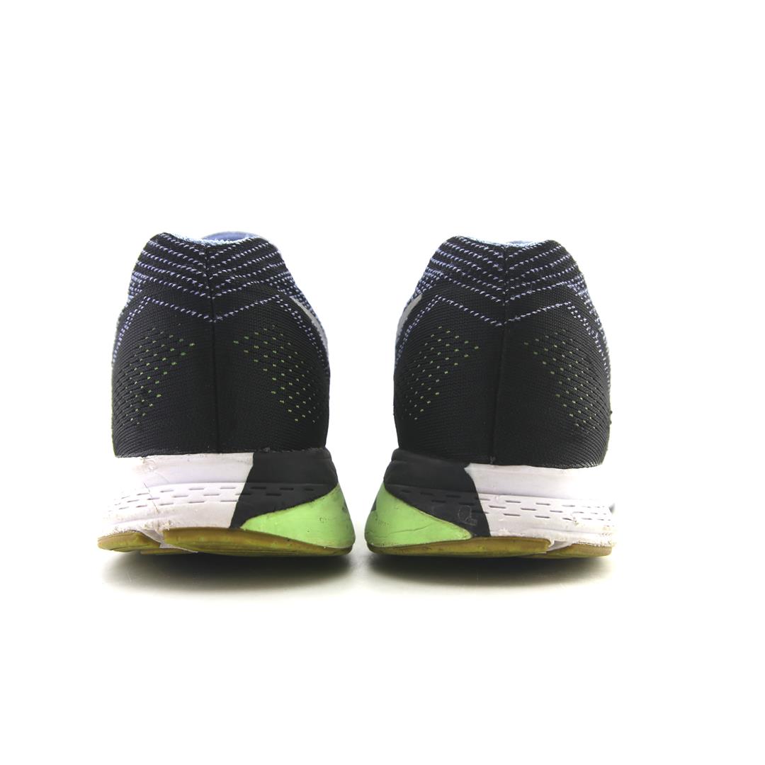 AIR ZOOM STRUCTURE 18
