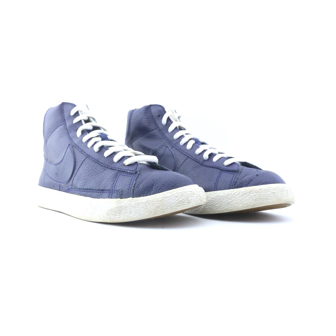 BLAZER MID