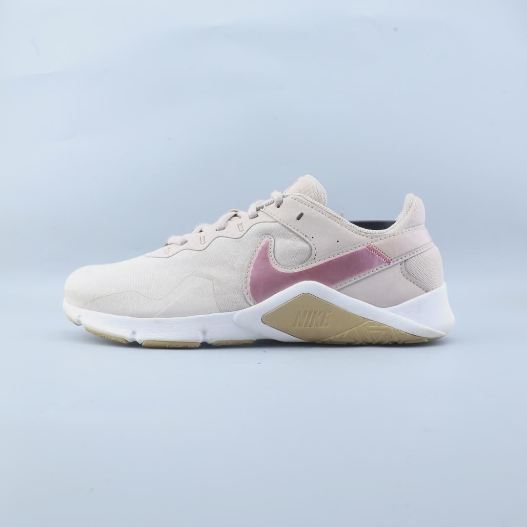 LEGEND ESSENTIAL 2