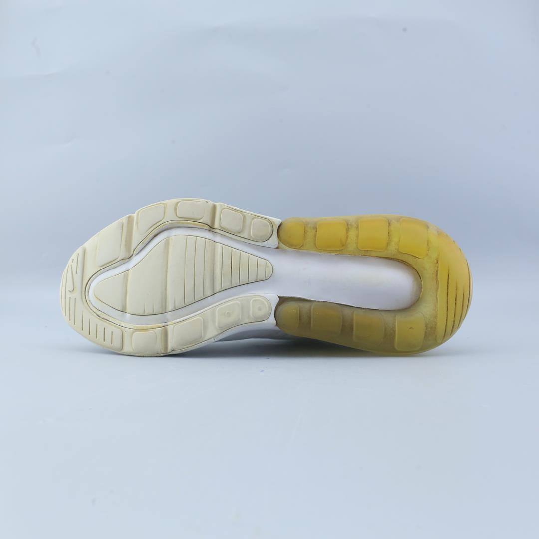 AIR MAX 270