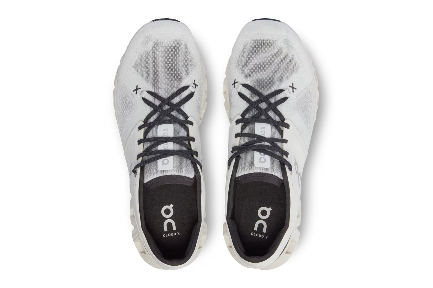Running Cloud X 3 Ivory Black