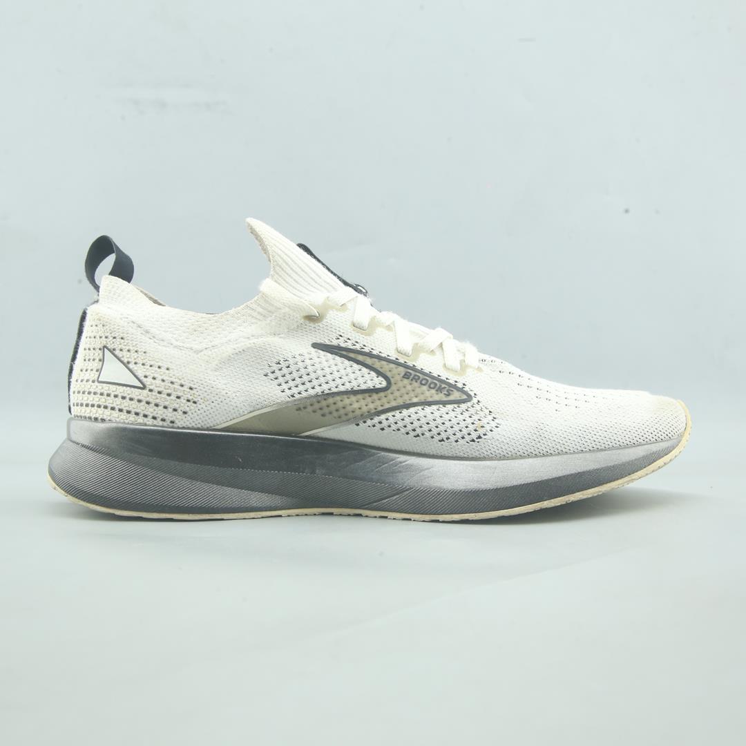 LEVITATE 5