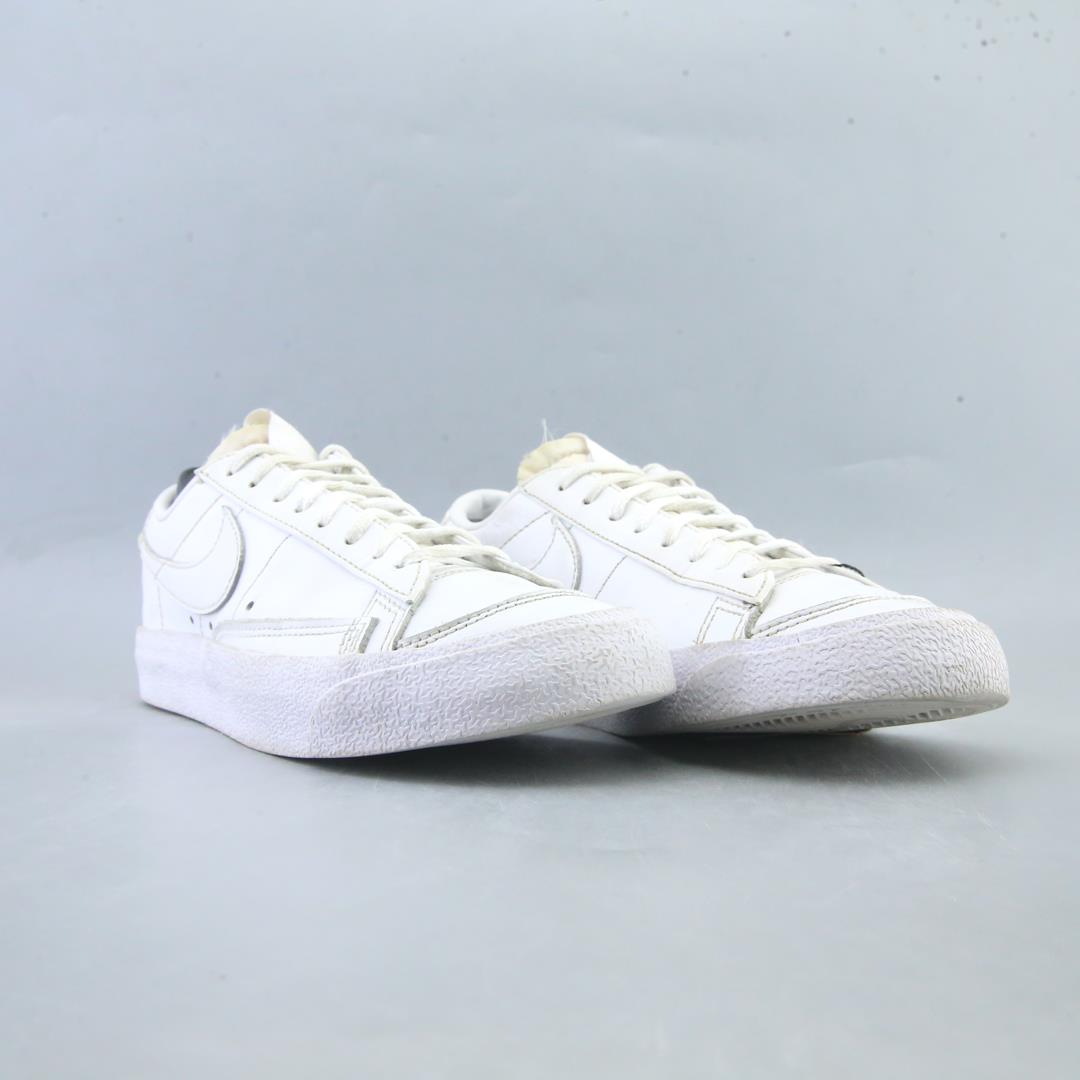 BLAZER LOW 77