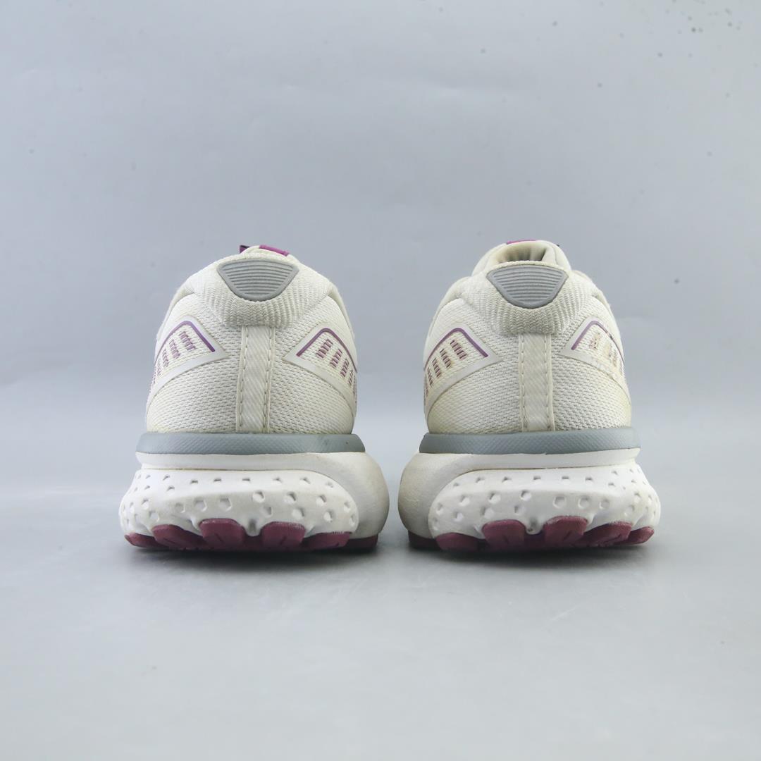 GHOST 12