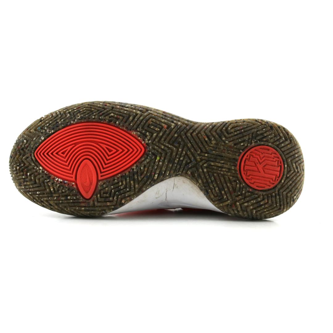 KYRIE FLYTRAP III