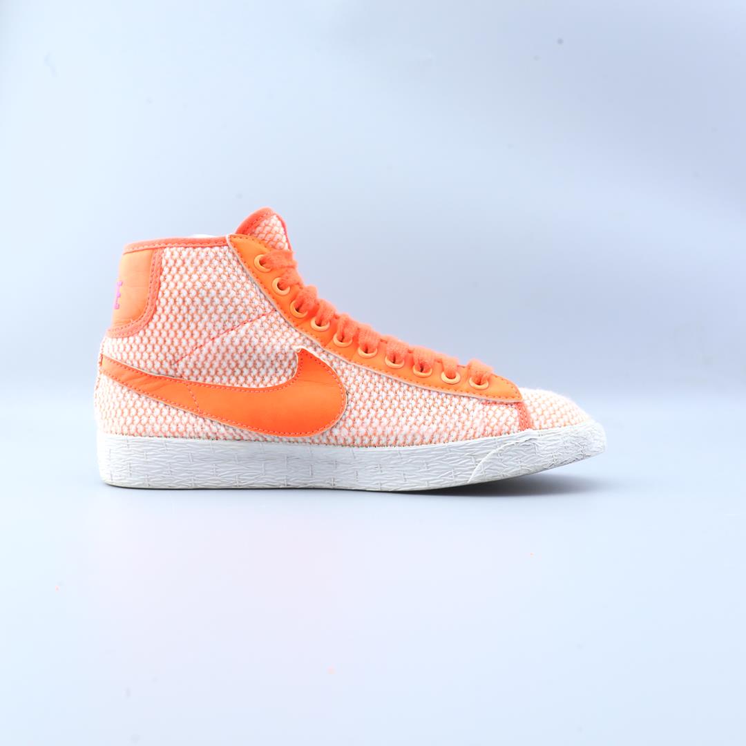 BLAZER MID