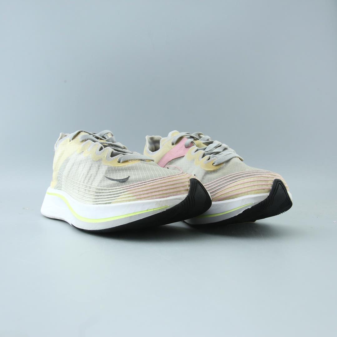 LAB ZOOM FLY
