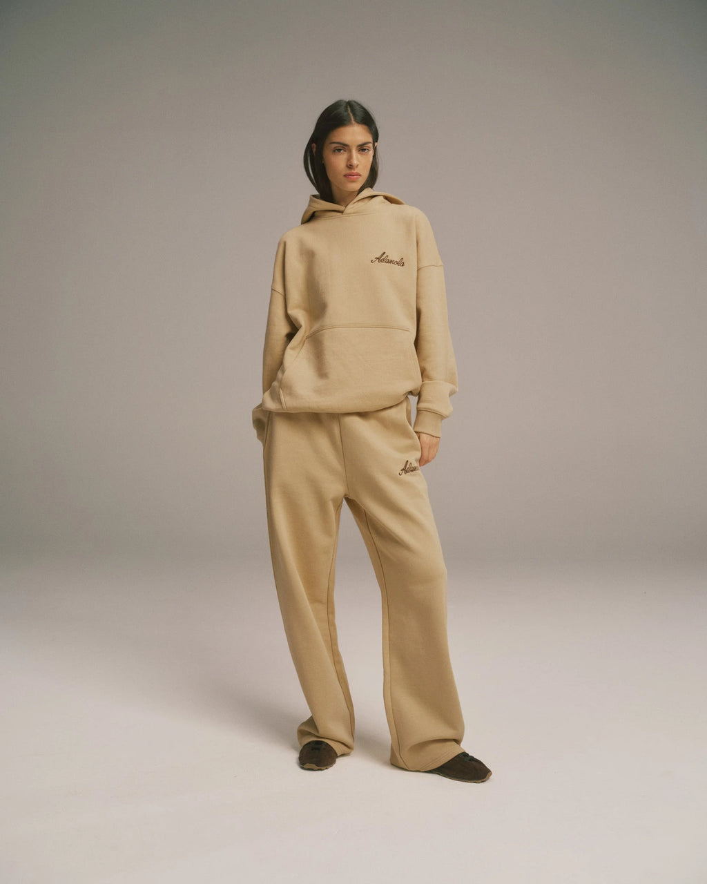 Signature Straight Leg Sweatpants - Caramel Beige