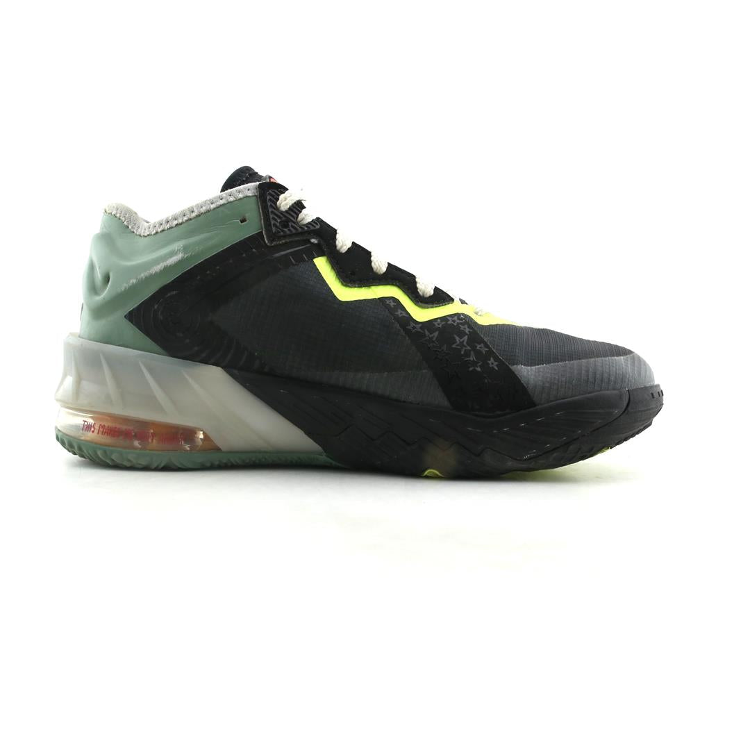 LEBRON 18 LOW