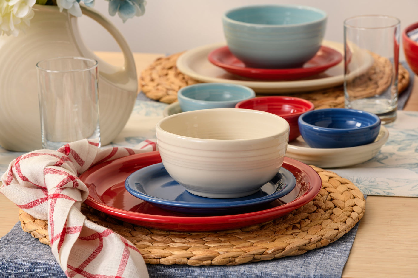 Mixed Americana Bistro Coupe 12-Piece Dinnerware Set, Service for 4