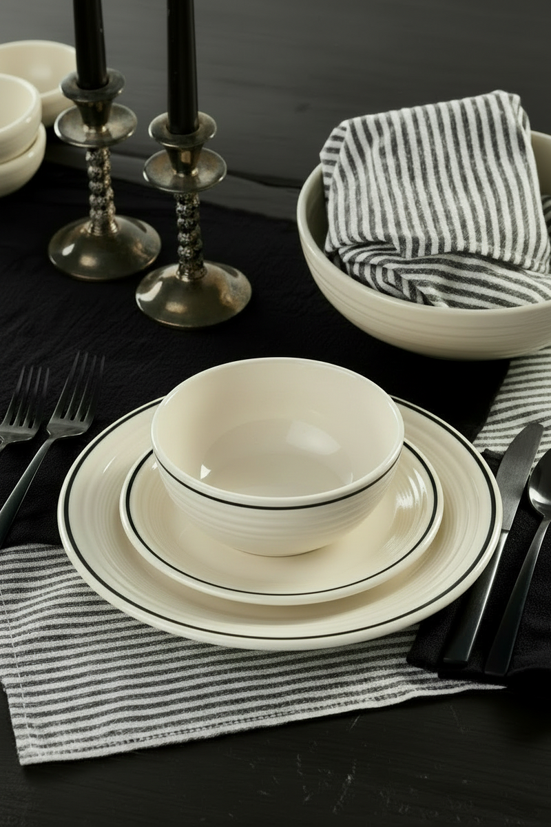 Black Band Classic Rim 7 1/4 Inch Salad Plate