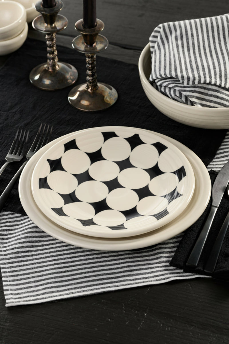 Black Kaleido Circles Classic Rim 9 Inch Luncheon Plate