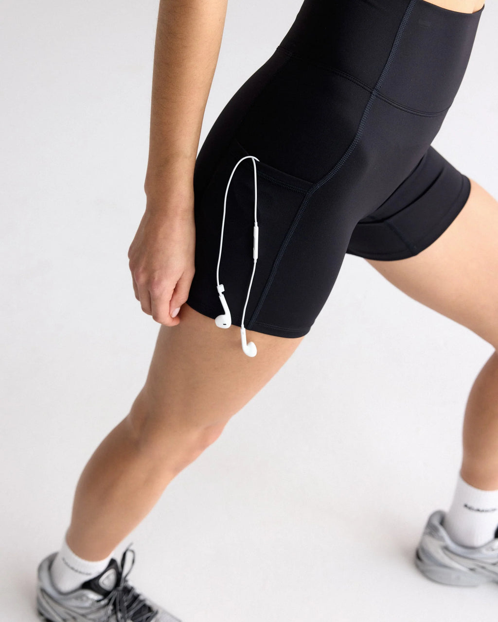 Ultimate Crop Pocket Shorts - Black