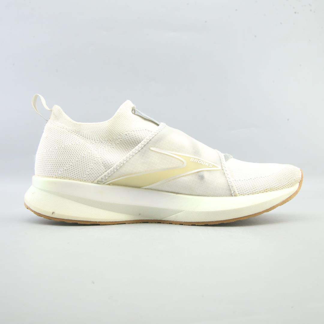 LEVITATE 4