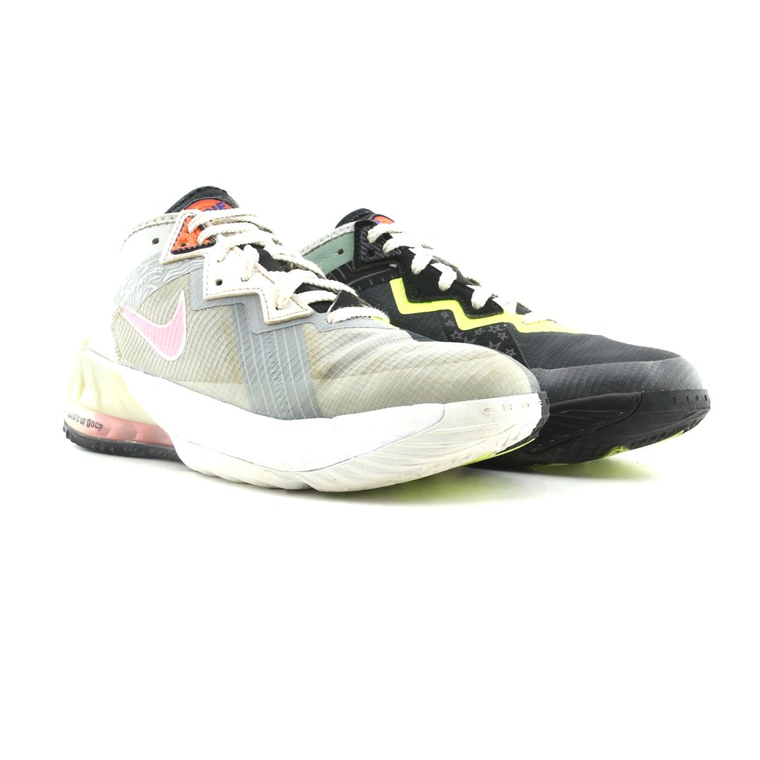 LEBRON 18 LOW