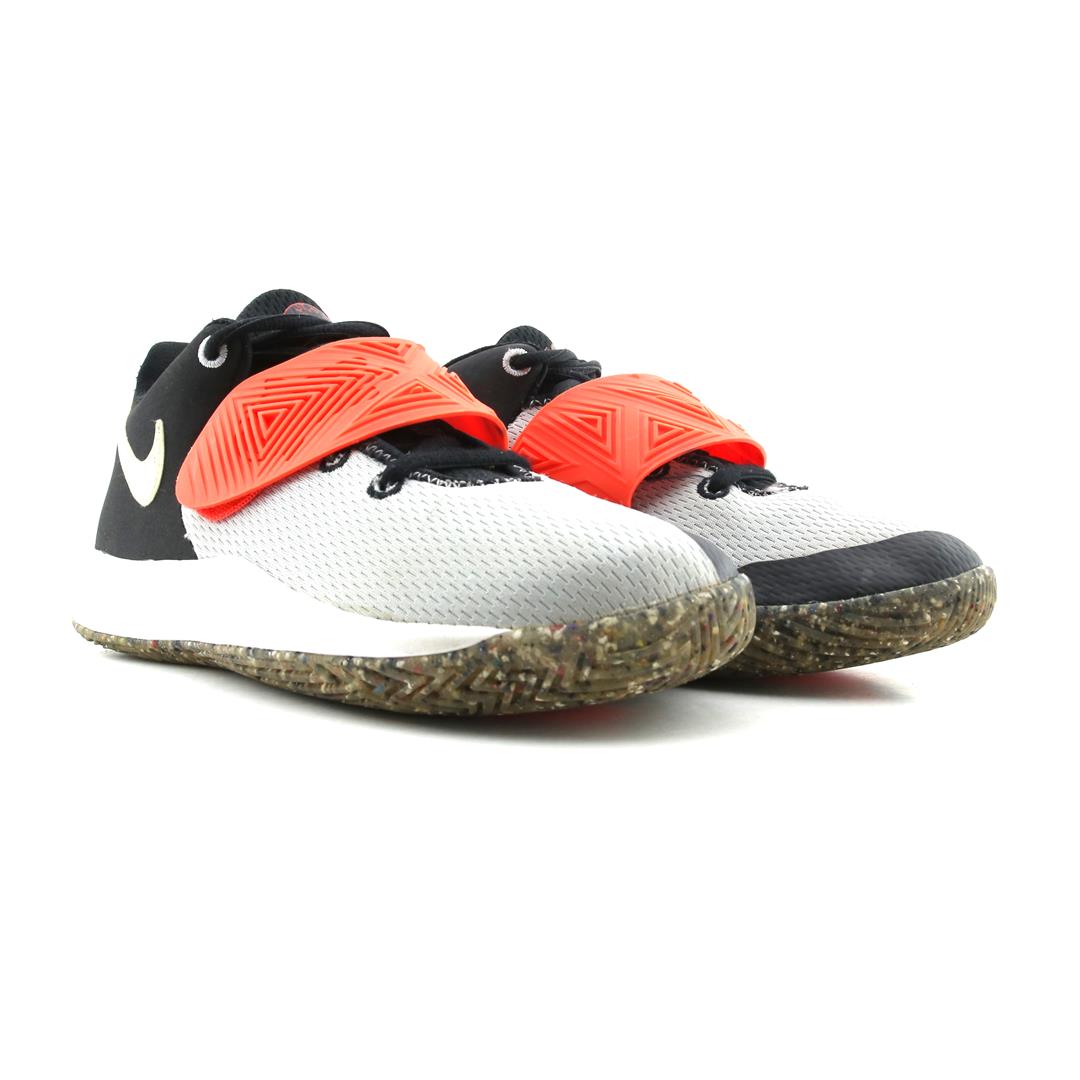 KYRIE FLYTRAP III