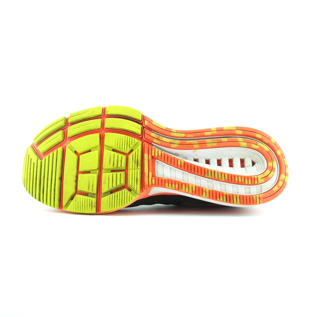 AIR ZOOM VOMERO 10