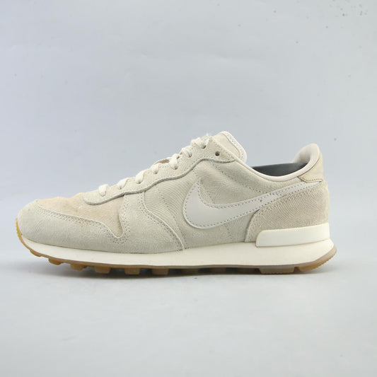 INTERNATIONALIST