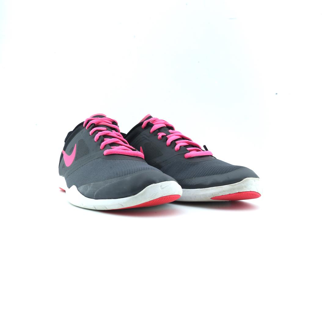 STUDIO TRAINER 2