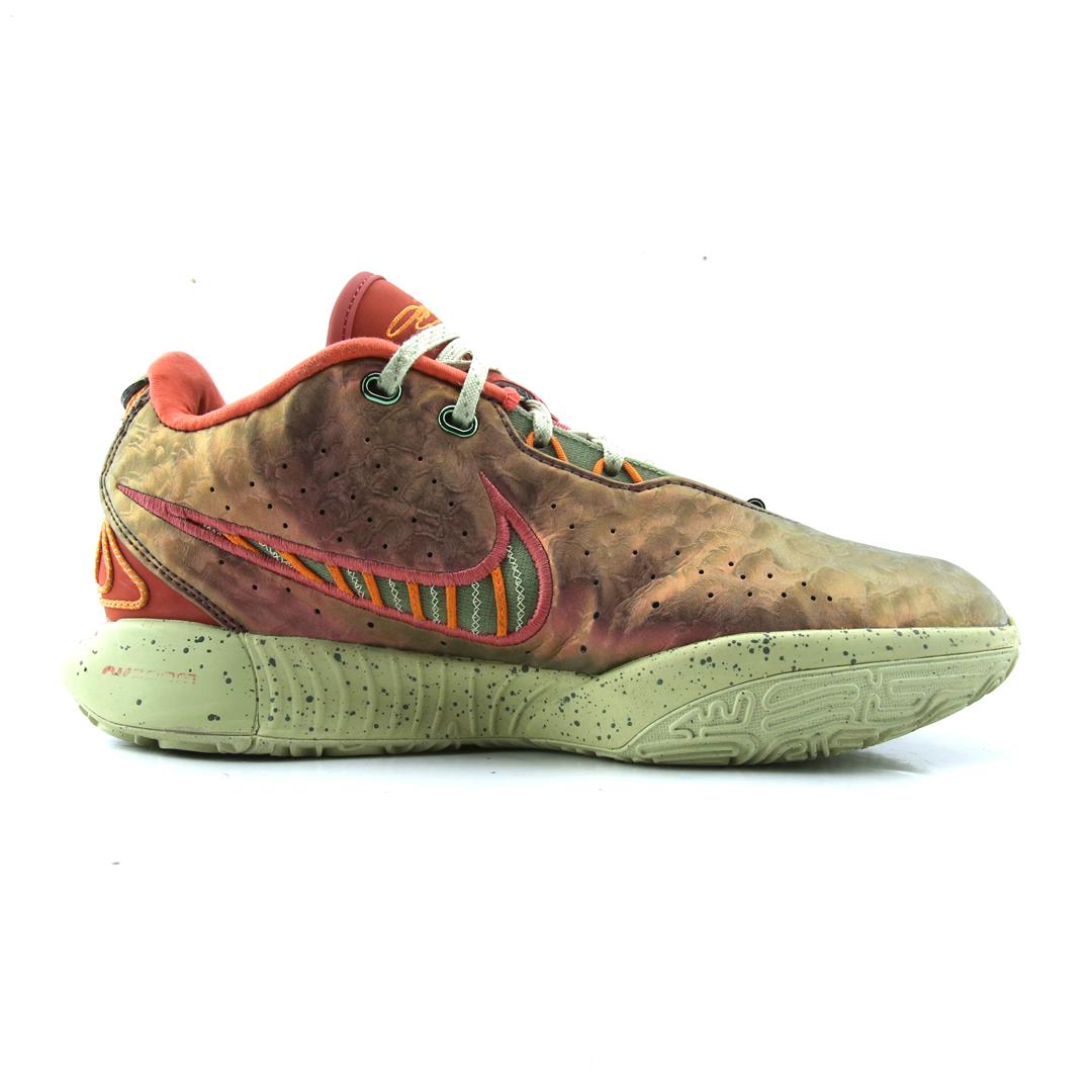 LEBRON 21