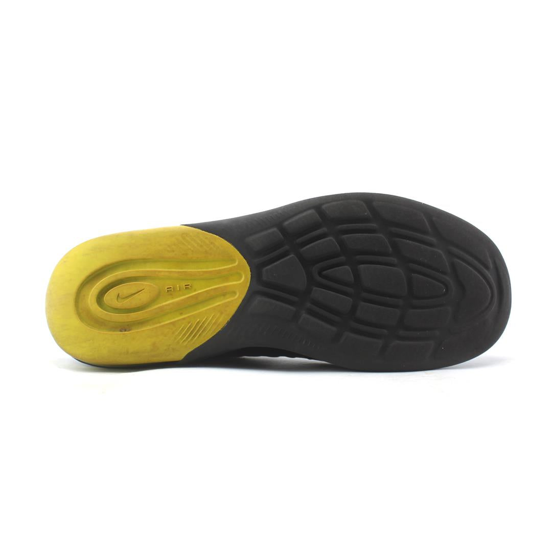 AIR MAX AXIS