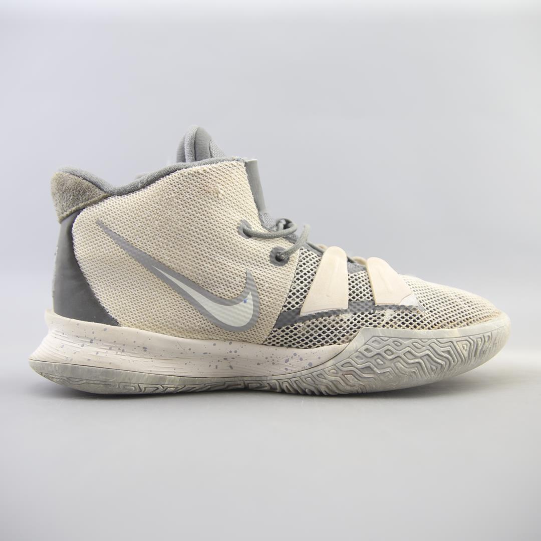 KYRIE 7