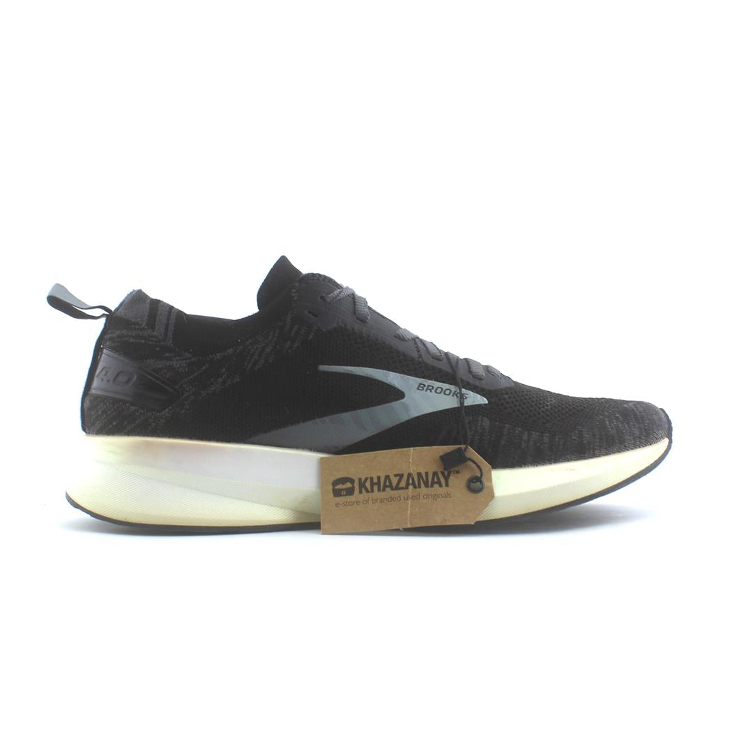 LEVITATE 4