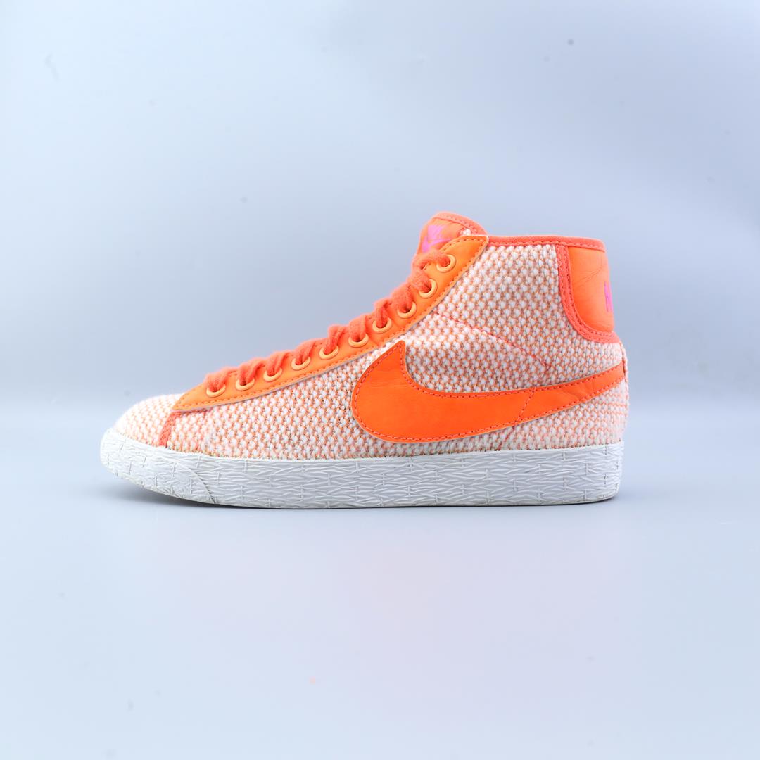 BLAZER MID