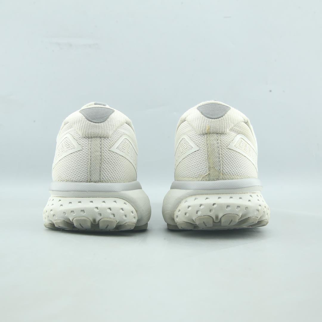 GHOST 12