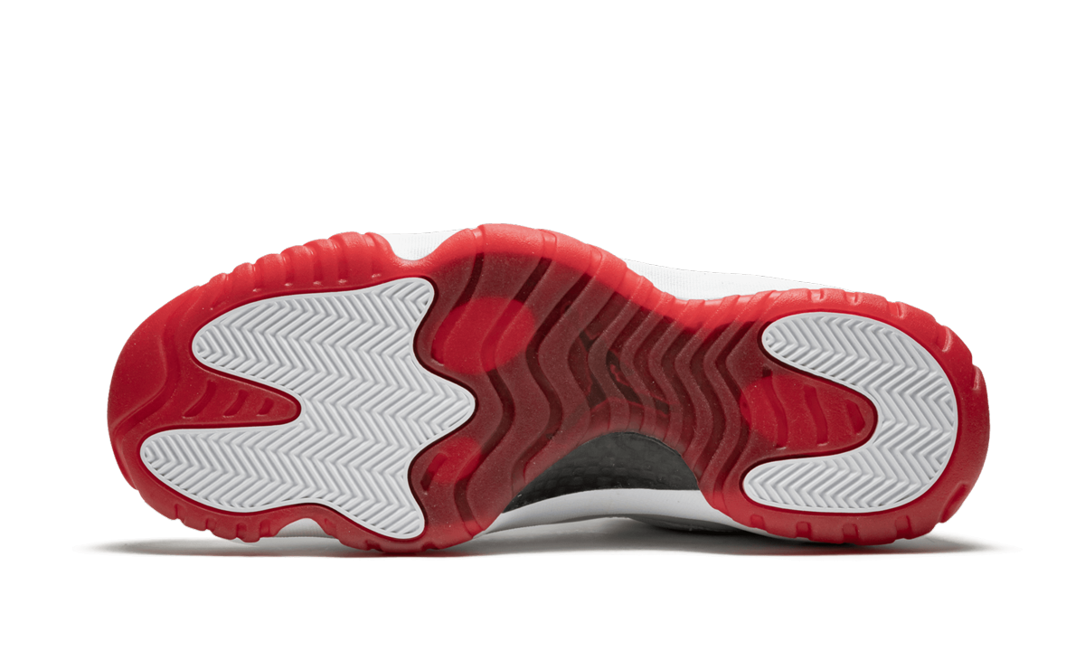 11 Retro Low "White/Varsity Red" 528895 101