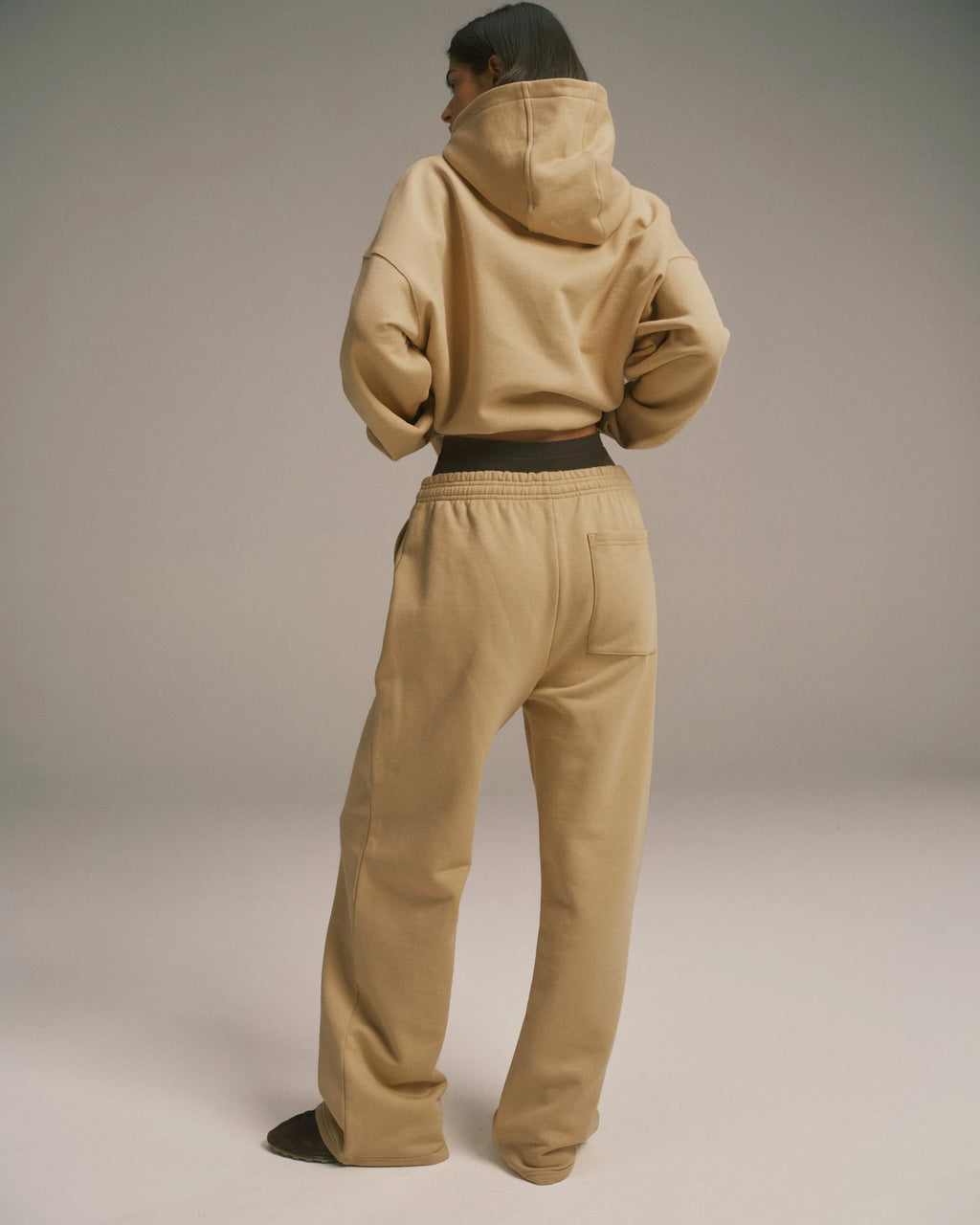 Signature Straight Leg Sweatpants - Caramel Beige