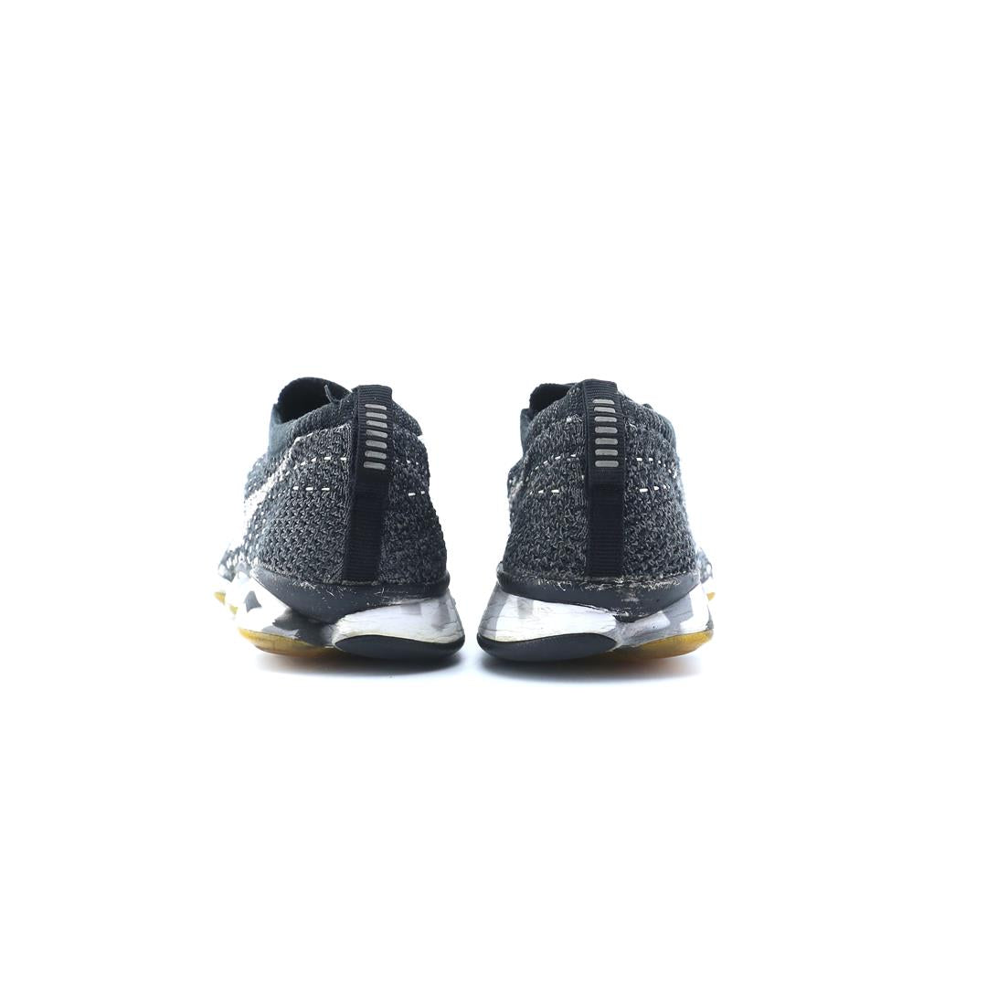 FLYKNIT ZOOM