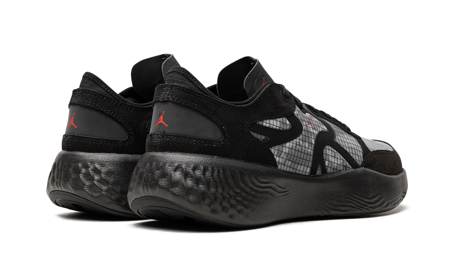 Delta 3 Low "Black Anthracite" DN2647 060