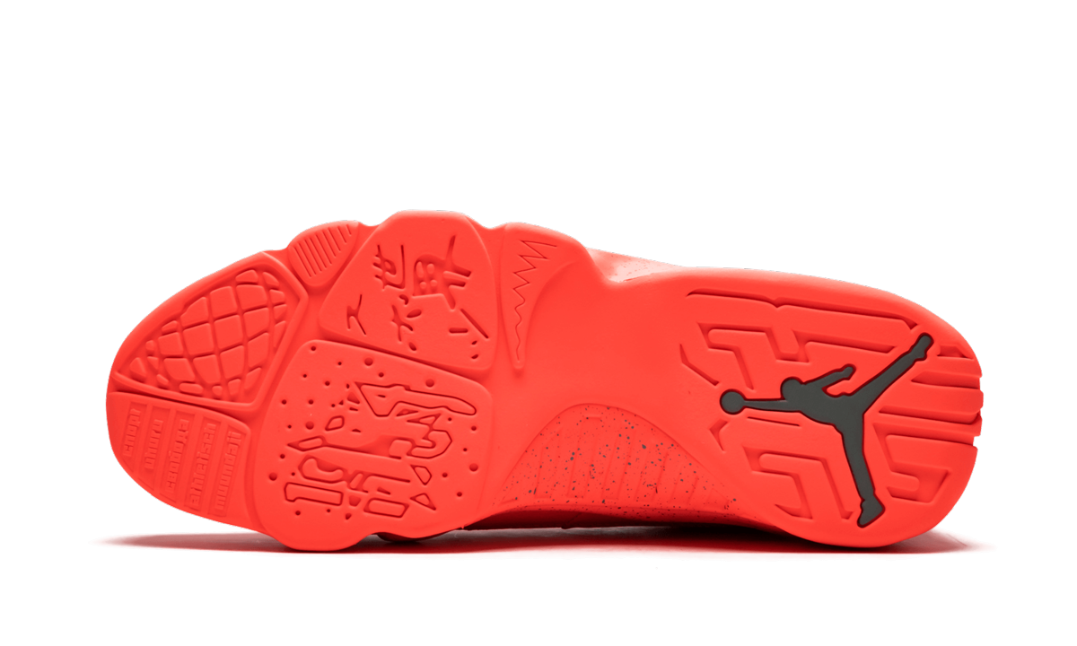 9 Retro Low "Bright Mango"
