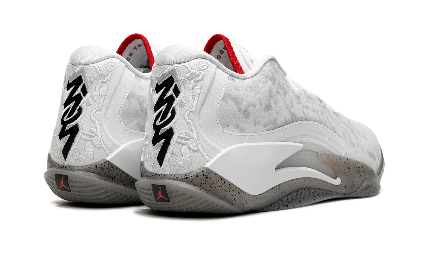 Zion 3 "White/University Red" DR0675 106
