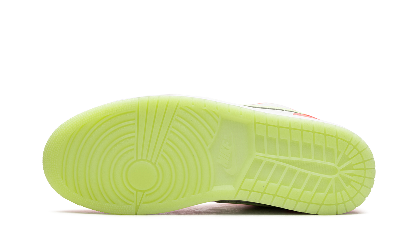 1 Low SE "Lava Glow" FN6772 671